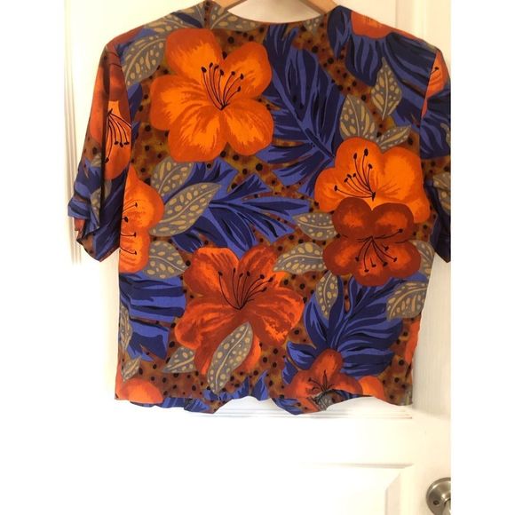 EXPOSE DAYLILY PRINT FRONT BUTTON CROP TOP - Picture 4 of 4